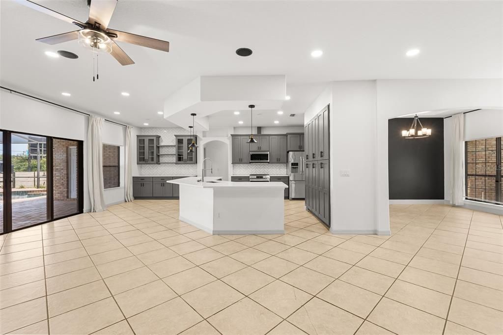 For Sale: $589,900 (3 beds, 3 baths, 2575 Square Feet)