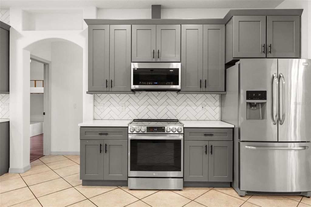 For Sale: $589,900 (3 beds, 3 baths, 2575 Square Feet)