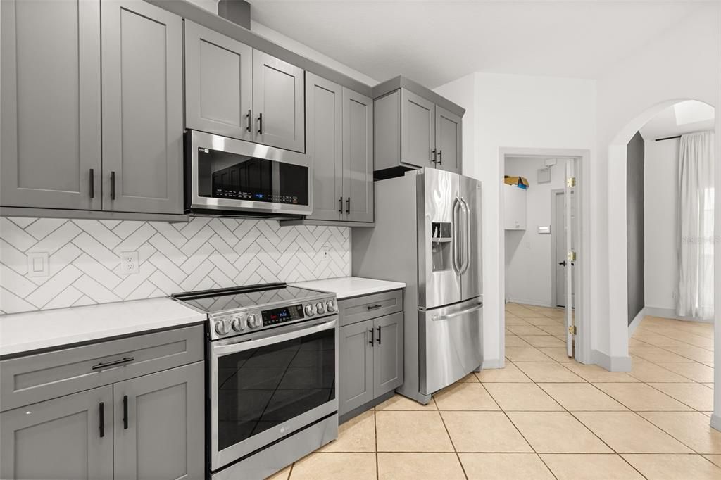 For Sale: $589,900 (3 beds, 3 baths, 2575 Square Feet)