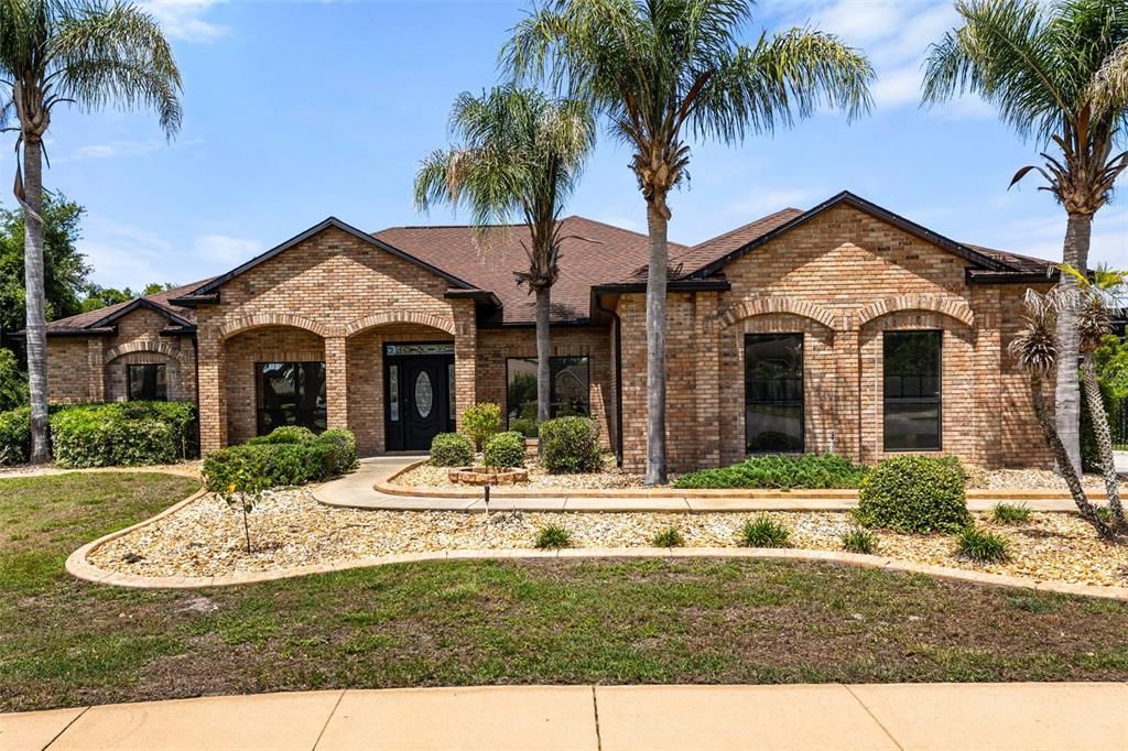 For Sale: $589,900 (3 beds, 3 baths, 2575 Square Feet)