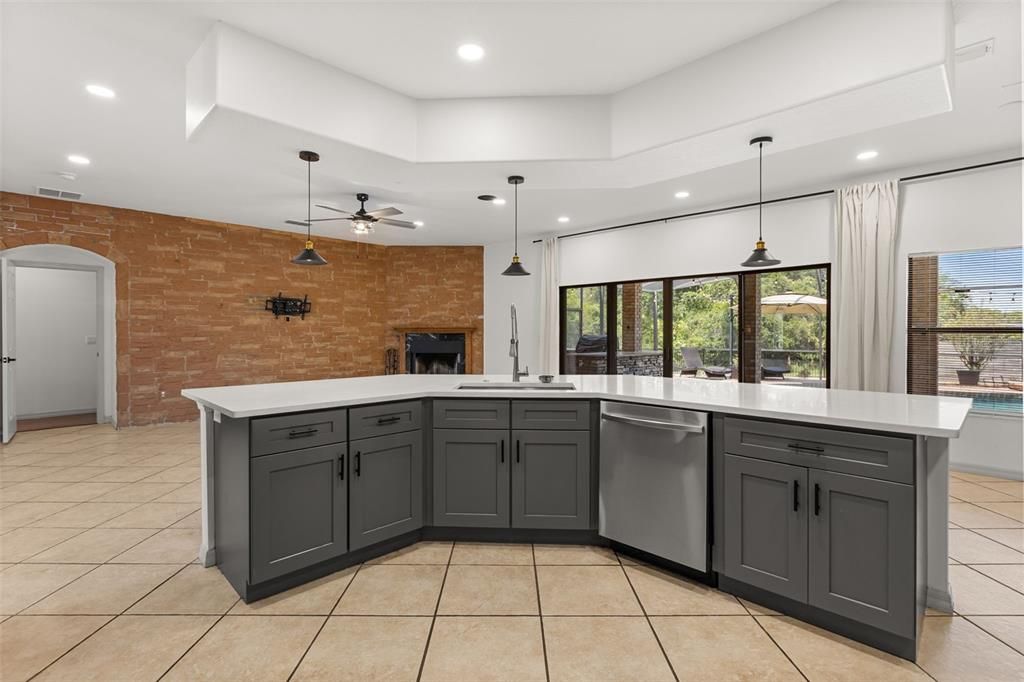 For Sale: $589,900 (3 beds, 3 baths, 2575 Square Feet)