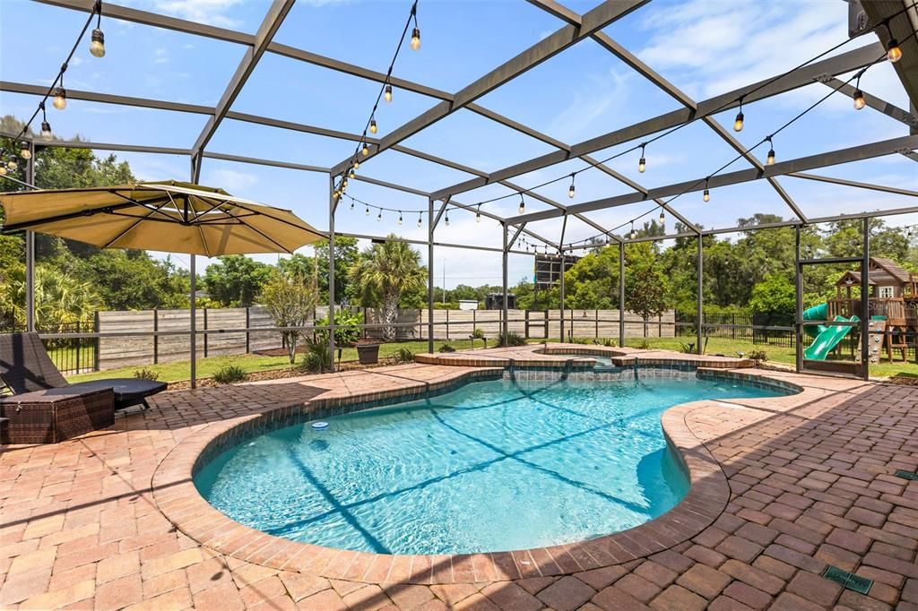 For Sale: $589,900 (3 beds, 3 baths, 2575 Square Feet)