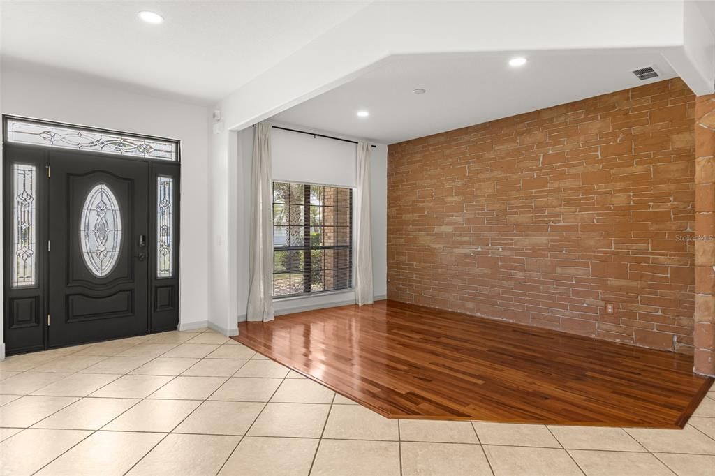 For Sale: $589,900 (3 beds, 3 baths, 2575 Square Feet)