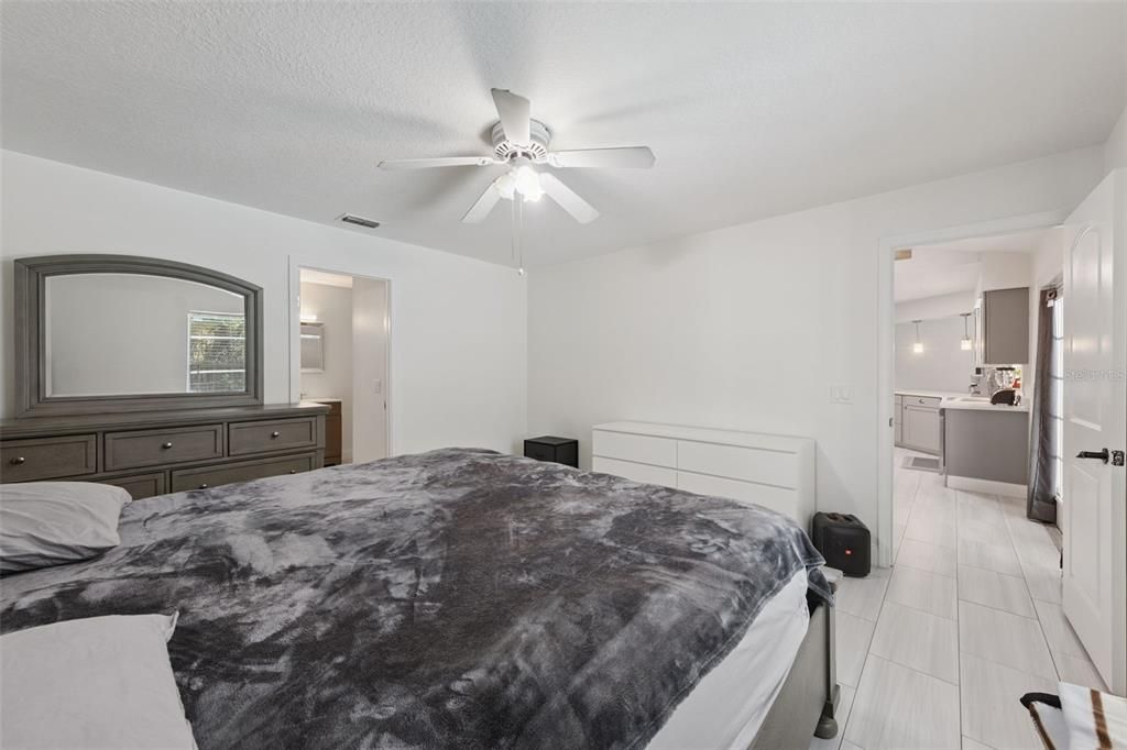 For Sale: $399,000 (3 beds, 2 baths, 1452 Square Feet)