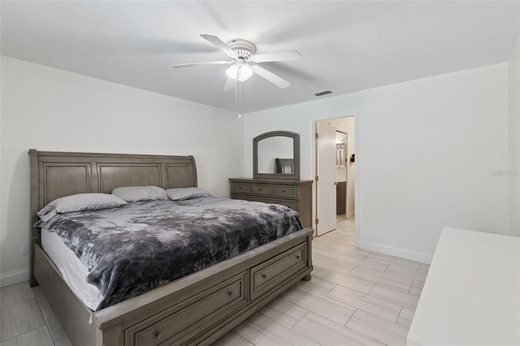 For Sale: $399,000 (3 beds, 2 baths, 1452 Square Feet)