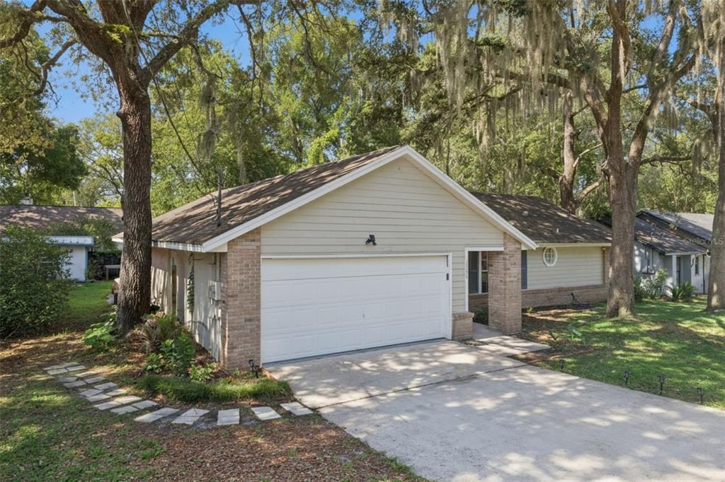 For Sale: $399,000 (3 beds, 2 baths, 1452 Square Feet)