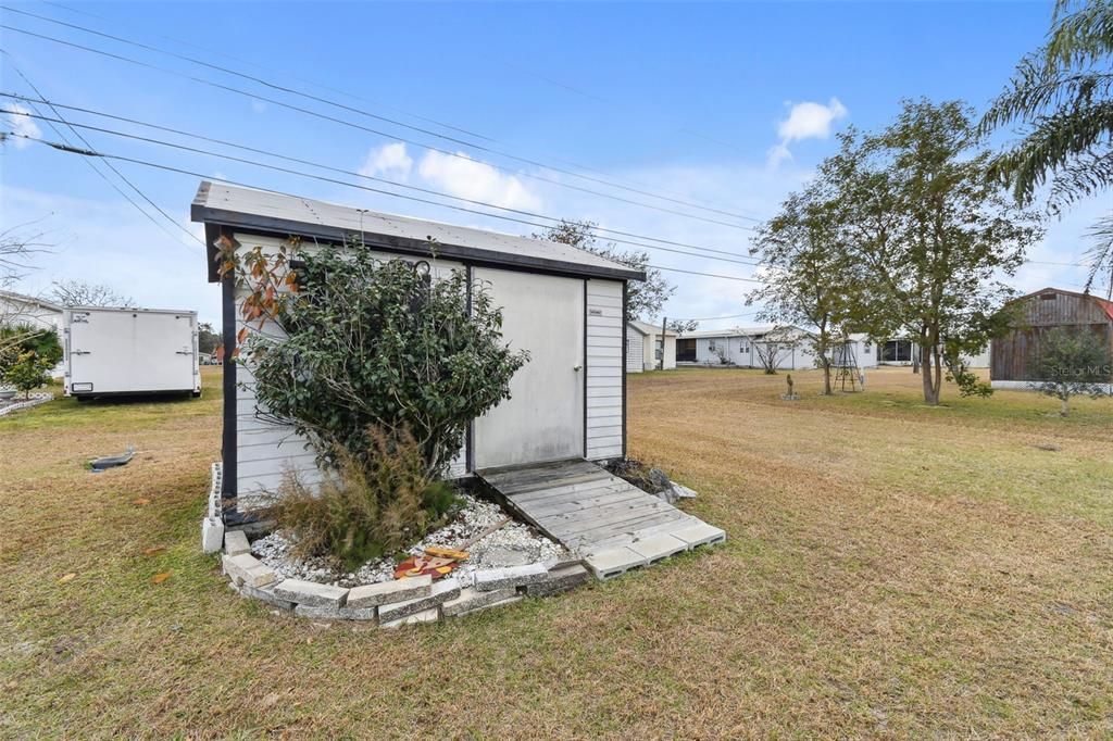 For Sale: $69,900 (2 beds, 2 baths, 868 Square Feet)