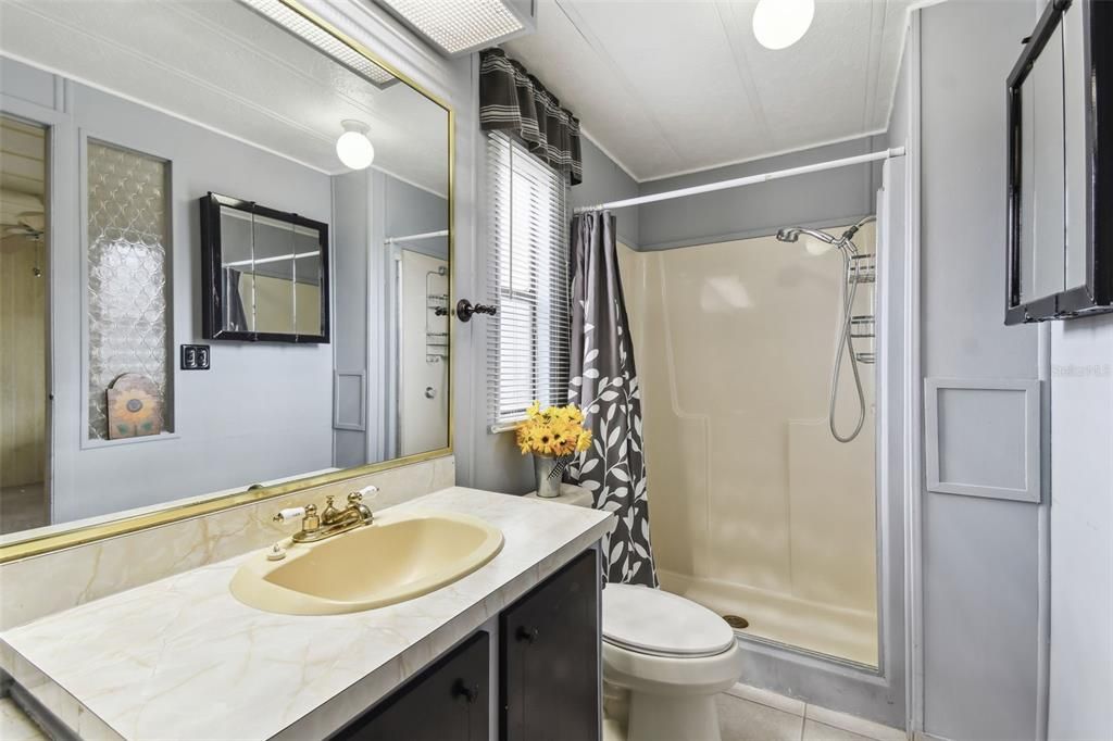 For Sale: $69,900 (2 beds, 2 baths, 868 Square Feet)