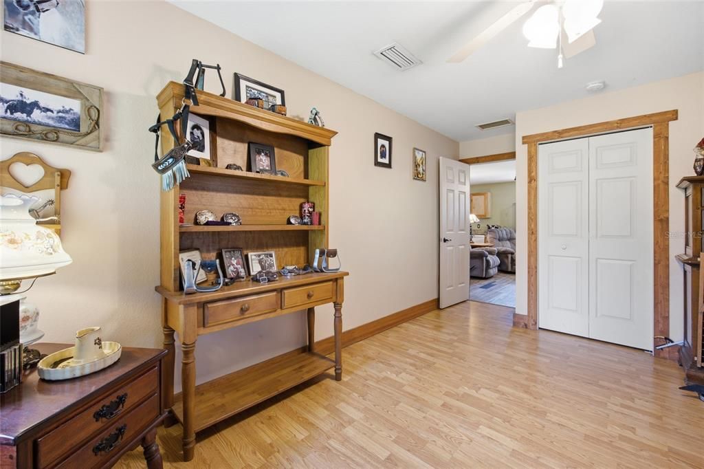 For Sale: $449,000 (2 beds, 2 baths, 1394 Square Feet)