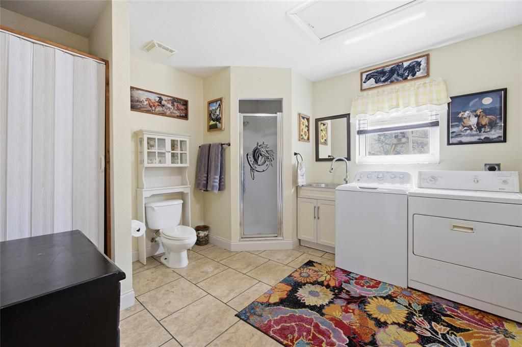 For Sale: $449,000 (2 beds, 2 baths, 1394 Square Feet)