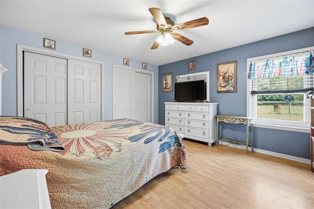 For Sale: $449,000 (2 beds, 2 baths, 1394 Square Feet)
