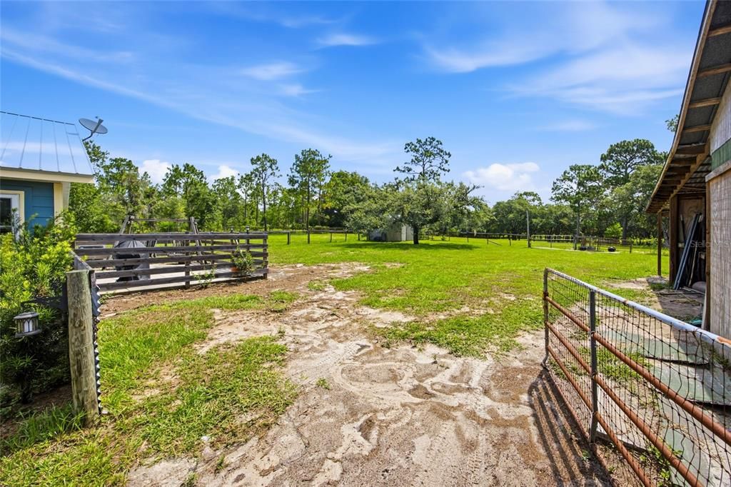 For Sale: $449,000 (2 beds, 2 baths, 1394 Square Feet)