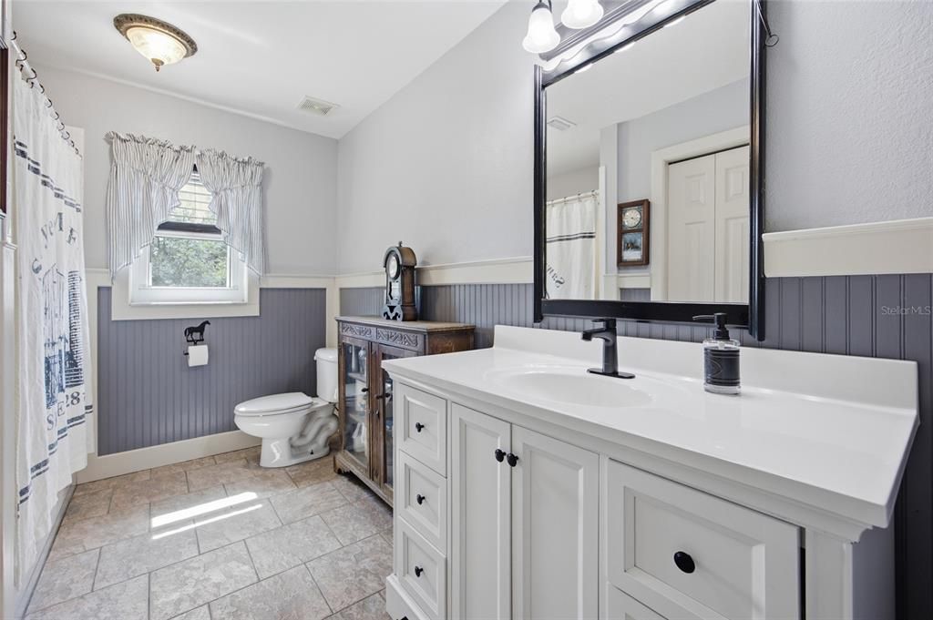 For Sale: $449,000 (2 beds, 2 baths, 1394 Square Feet)