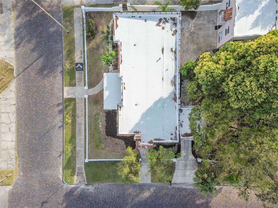 For Rent: $4,500 (5 beds, 2 baths, 3129 Square Feet)