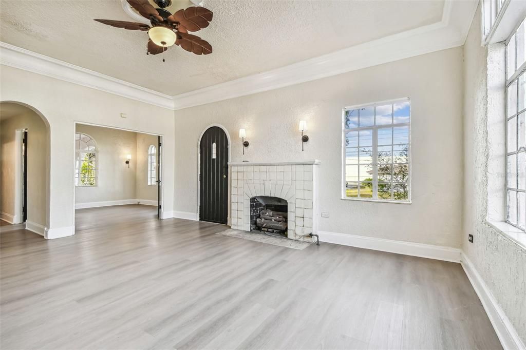 For Rent: $4,500 (5 beds, 2 baths, 3129 Square Feet)