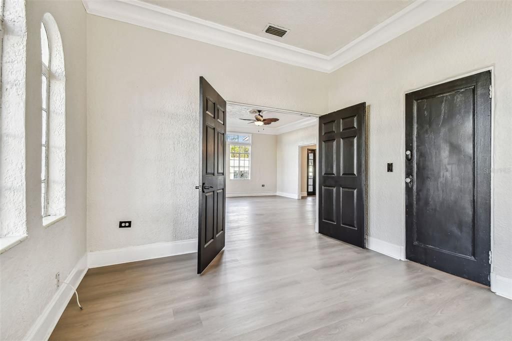 For Rent: $4,500 (5 beds, 2 baths, 3129 Square Feet)