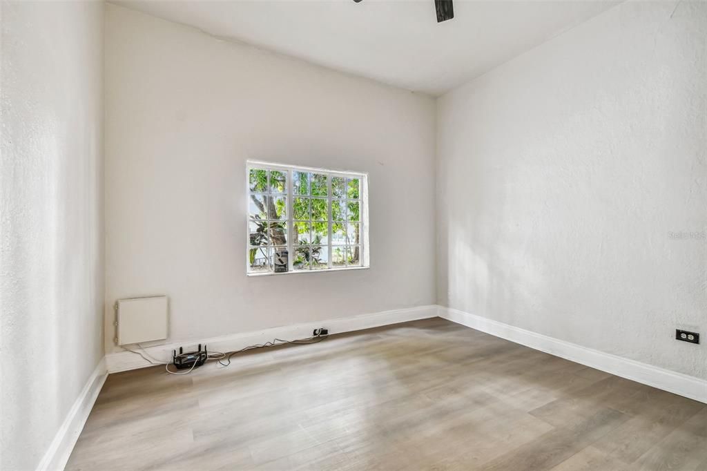 For Rent: $4,500 (5 beds, 2 baths, 3129 Square Feet)