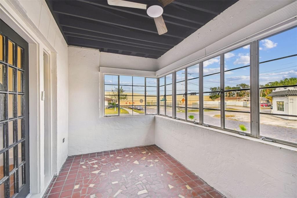 For Rent: $4,500 (5 beds, 2 baths, 3129 Square Feet)