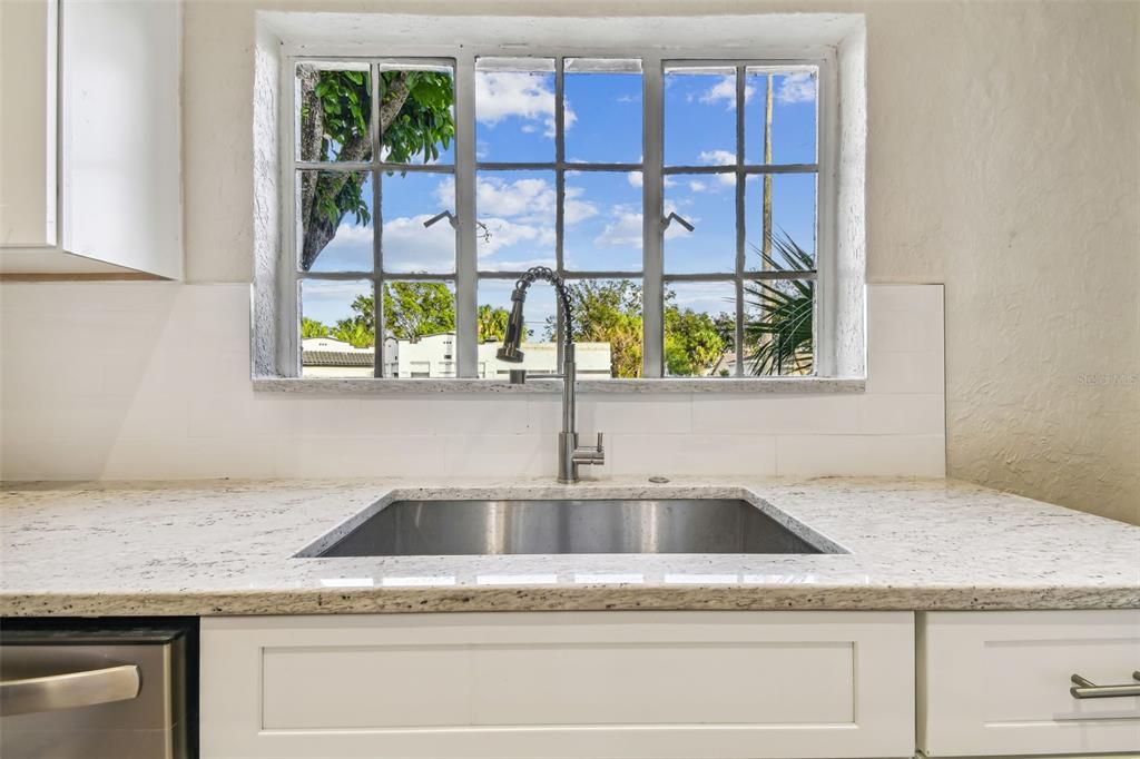 For Rent: $4,500 (5 beds, 2 baths, 3129 Square Feet)