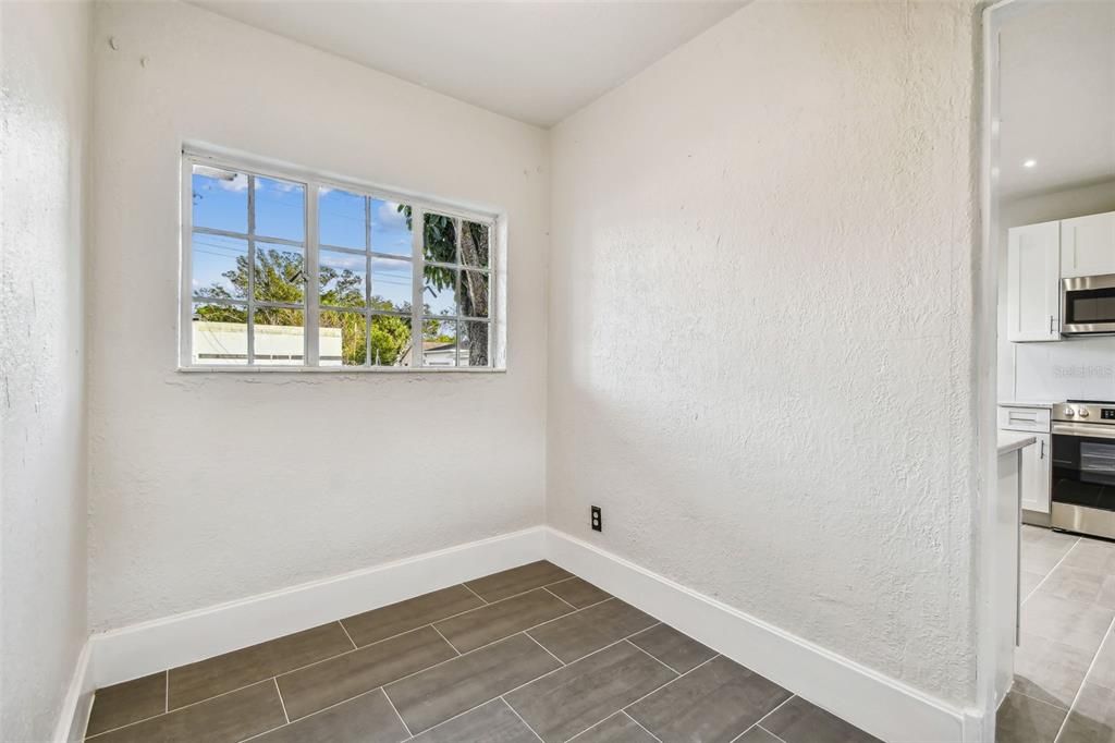 For Rent: $4,500 (5 beds, 2 baths, 3129 Square Feet)