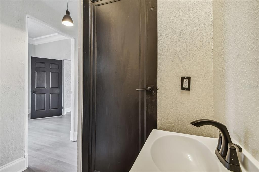For Rent: $4,500 (5 beds, 2 baths, 3129 Square Feet)