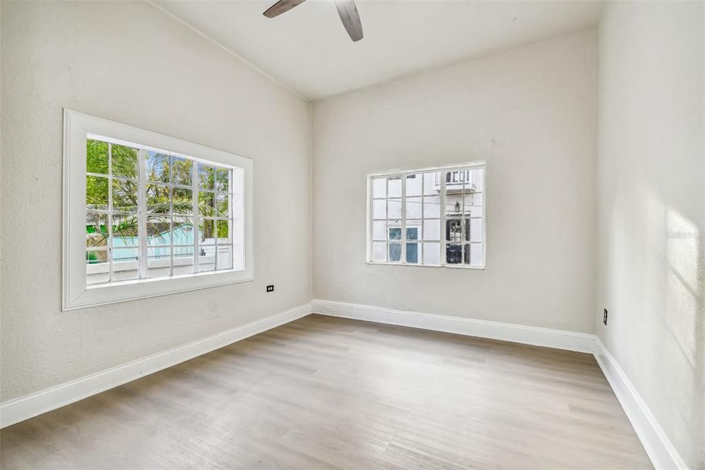 For Rent: $4,500 (5 beds, 2 baths, 3129 Square Feet)