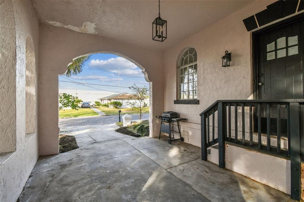 For Rent: $4,500 (5 beds, 2 baths, 3129 Square Feet)