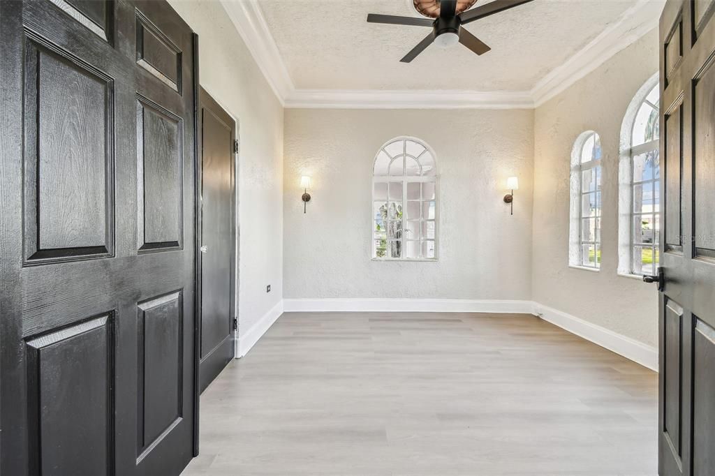 For Rent: $4,500 (5 beds, 2 baths, 3129 Square Feet)