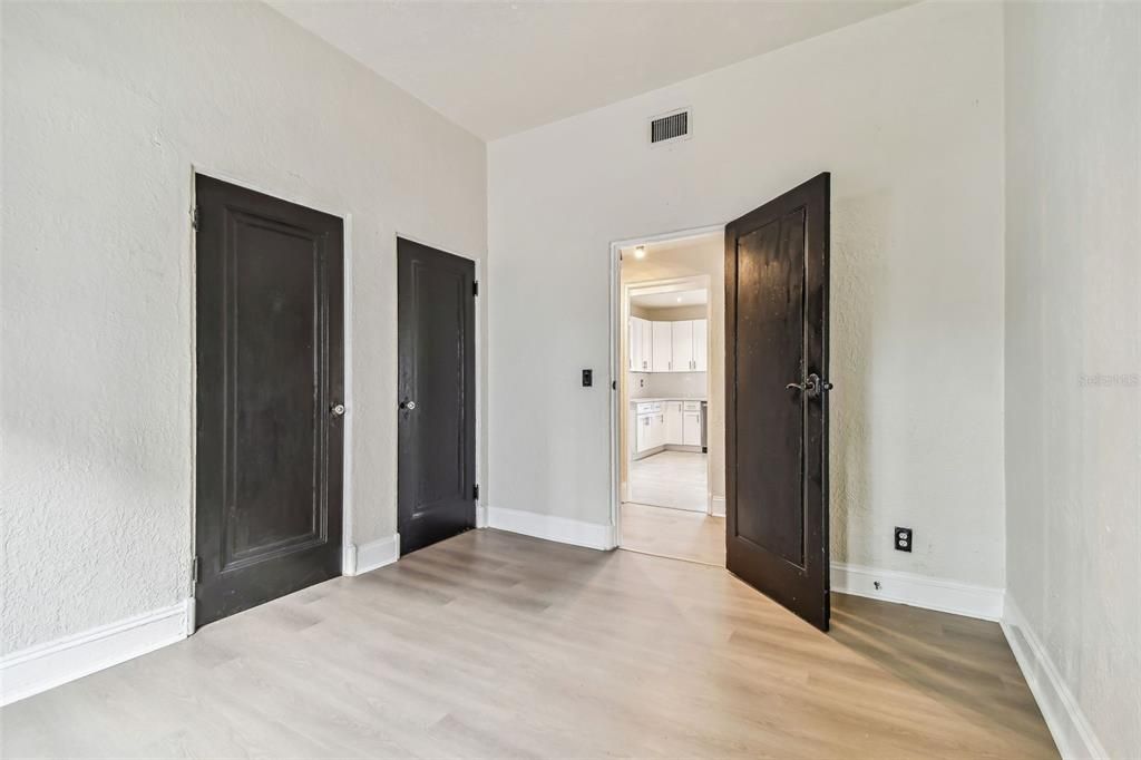 For Rent: $4,500 (5 beds, 2 baths, 3129 Square Feet)