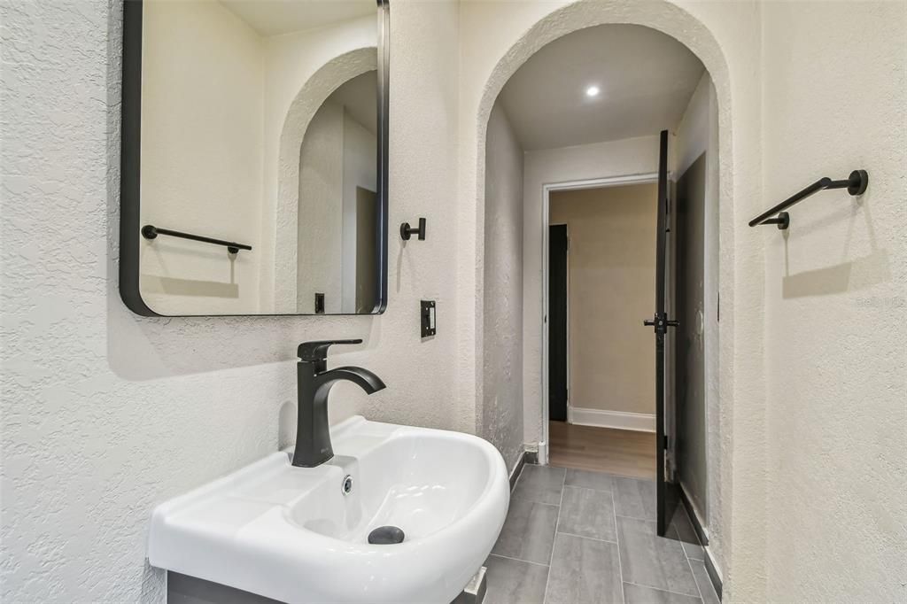 For Rent: $4,500 (5 beds, 2 baths, 3129 Square Feet)