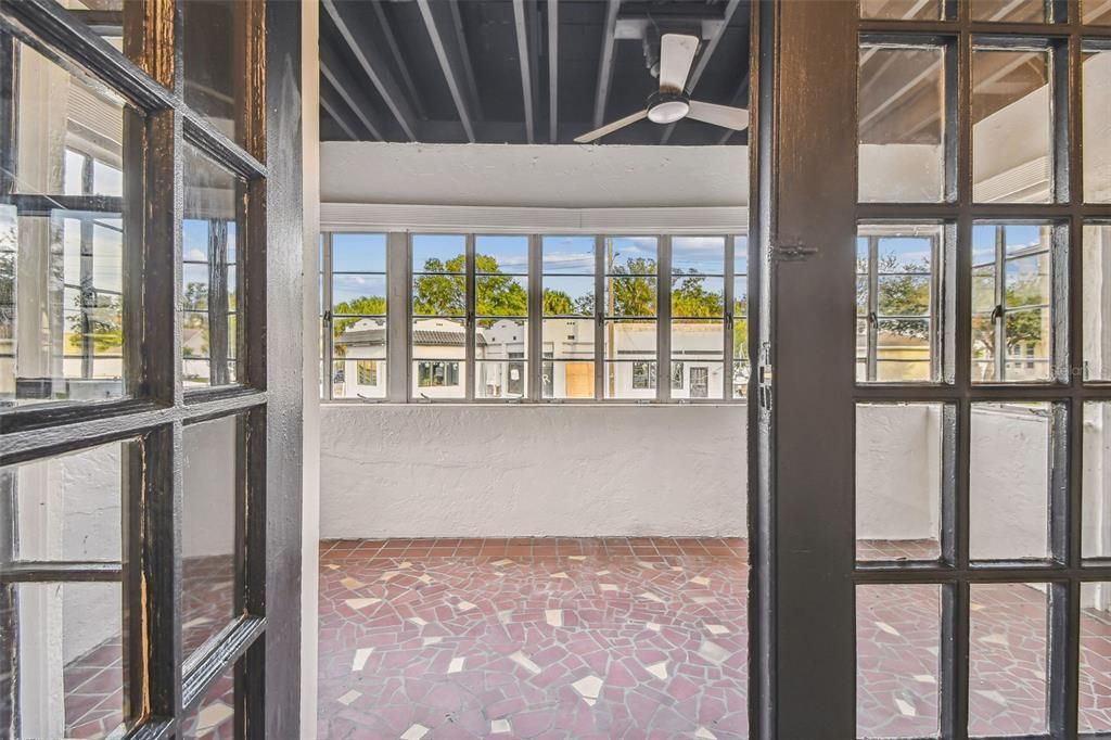 For Rent: $4,500 (5 beds, 2 baths, 3129 Square Feet)