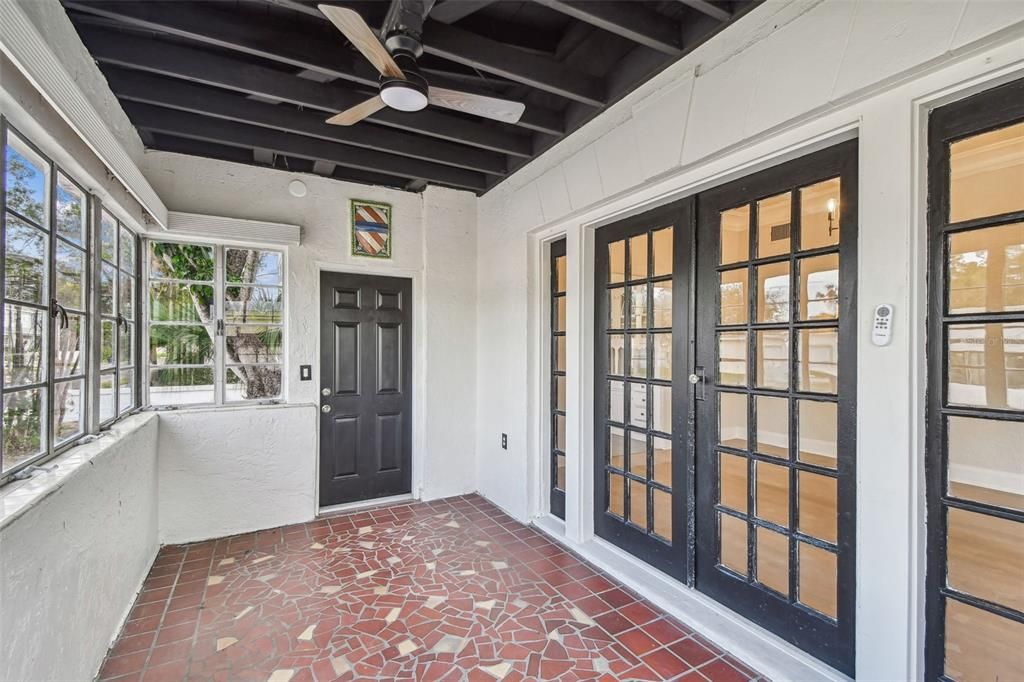 For Rent: $4,500 (5 beds, 2 baths, 3129 Square Feet)