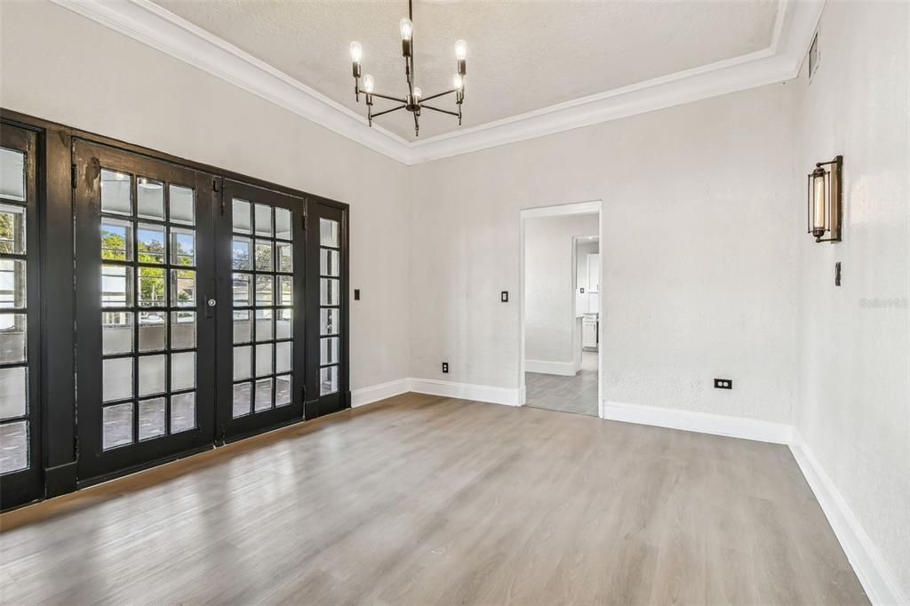 For Rent: $4,500 (5 beds, 2 baths, 3129 Square Feet)