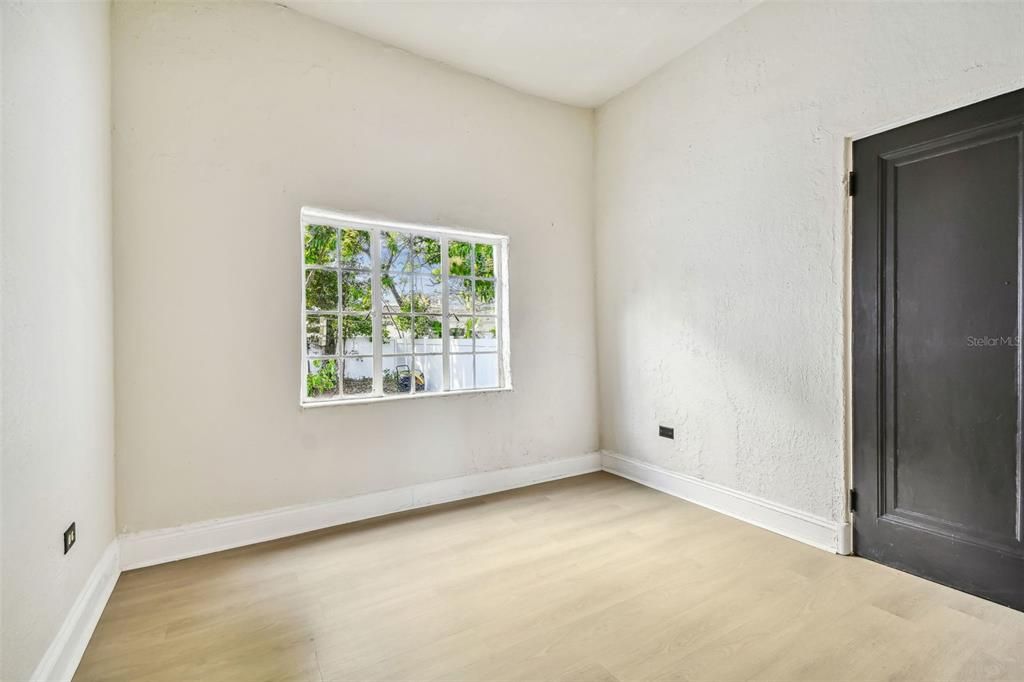 For Rent: $4,500 (5 beds, 2 baths, 3129 Square Feet)
