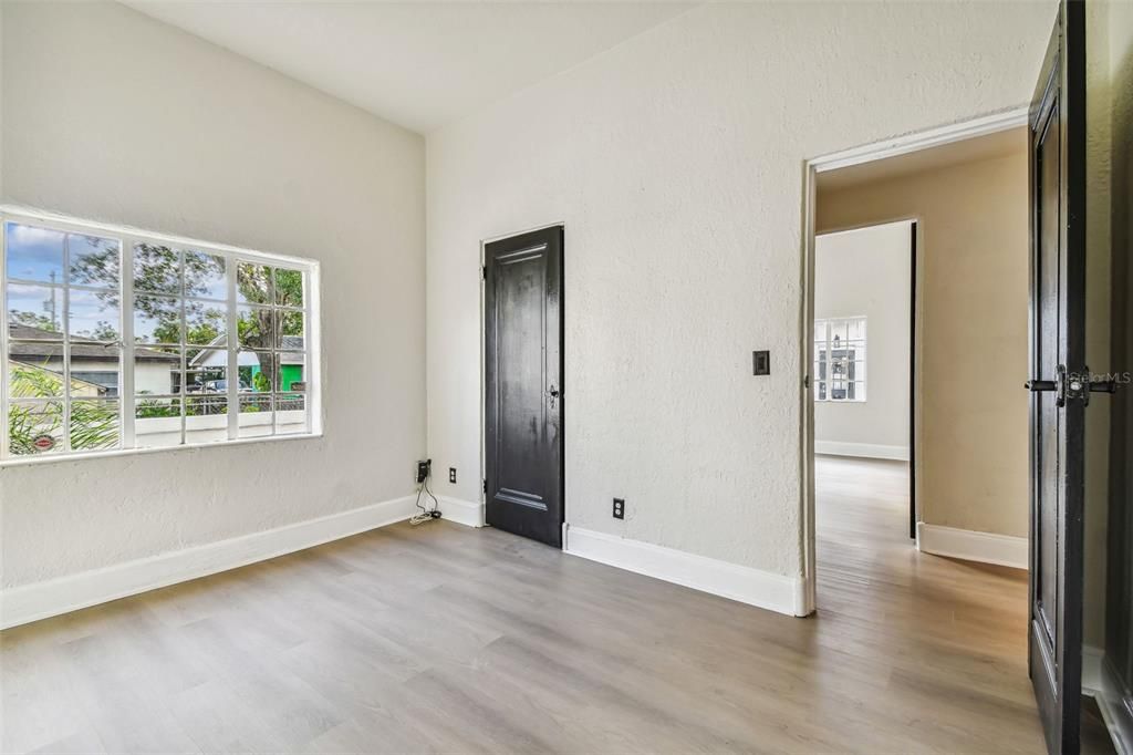 For Rent: $4,500 (5 beds, 2 baths, 3129 Square Feet)
