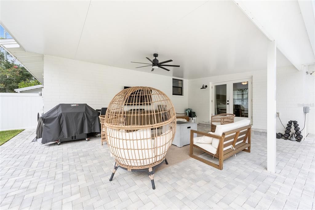 For Sale: $669,000 (3 beds, 2 baths, 2009 Square Feet)