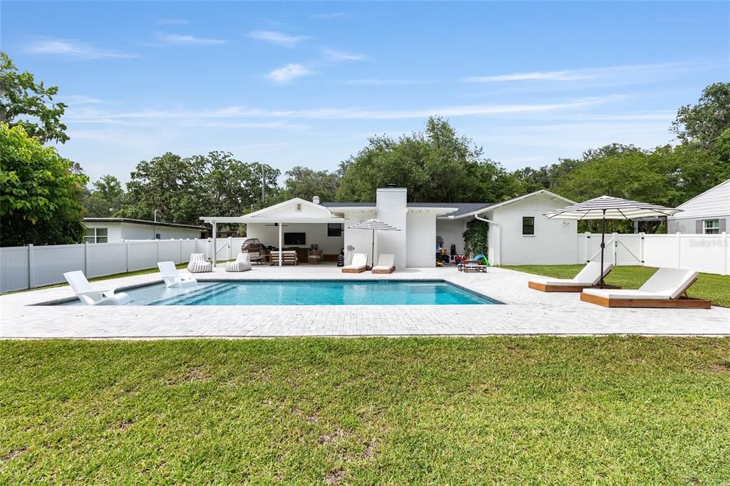 For Sale: $669,000 (3 beds, 2 baths, 2009 Square Feet)