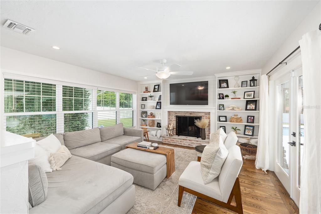 For Sale: $669,000 (3 beds, 2 baths, 2009 Square Feet)
