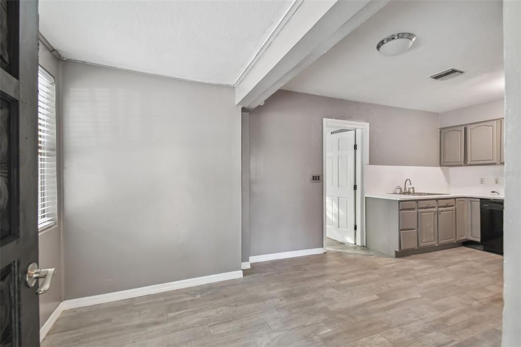 В аренду: $3,450 (4 спален, 2 ванн, 1400 Квадратных фут)