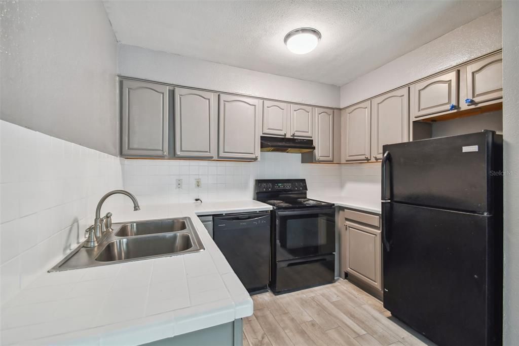 В аренду: $3,450 (4 спален, 2 ванн, 1400 Квадратных фут)