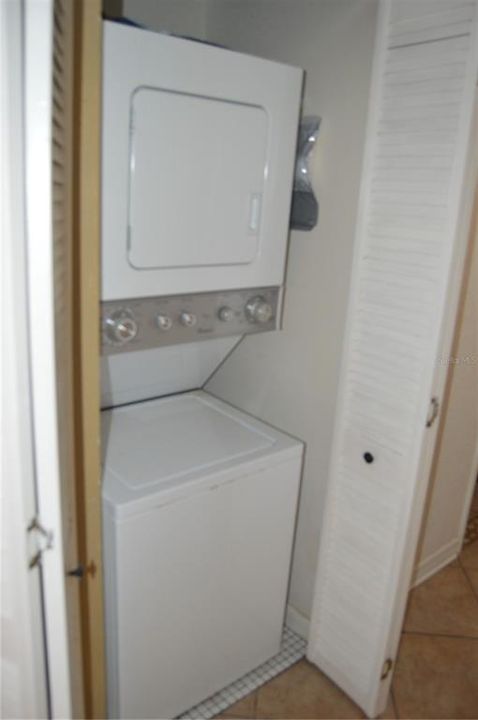 На продажу: $175,000 (3 спален, 2 ванн, 1295 Квадратных фут)