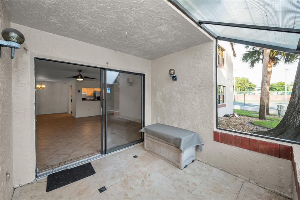 Activo con contrato: $175,000 (3 camas, 2 baños, 1295 Pies cuadrados)