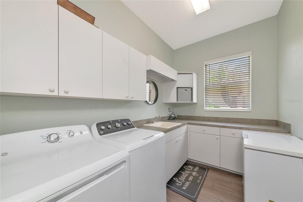 En Venta: $815,000 (3 camas, 2 baños, 2718 Pies cuadrados)