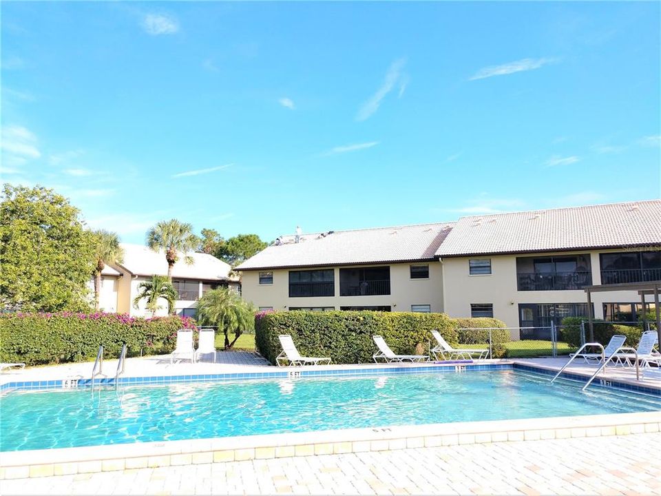 For Rent: $4,100 (2 beds, 2 baths, 1064 Square Feet)