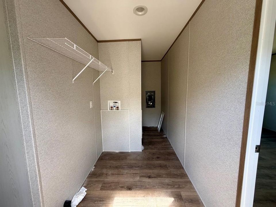 For Sale: $165,000 (3 beds, 2 baths, 1001 Square Feet)