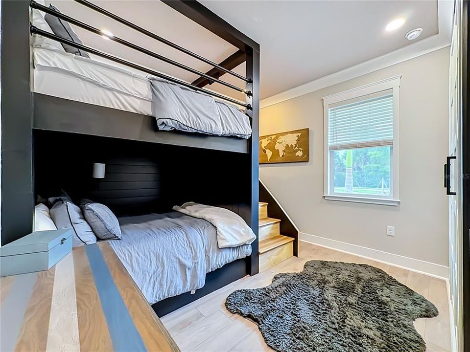 For Sale: $659,000 (4 beds, 3 baths, 1996 Square Feet)
