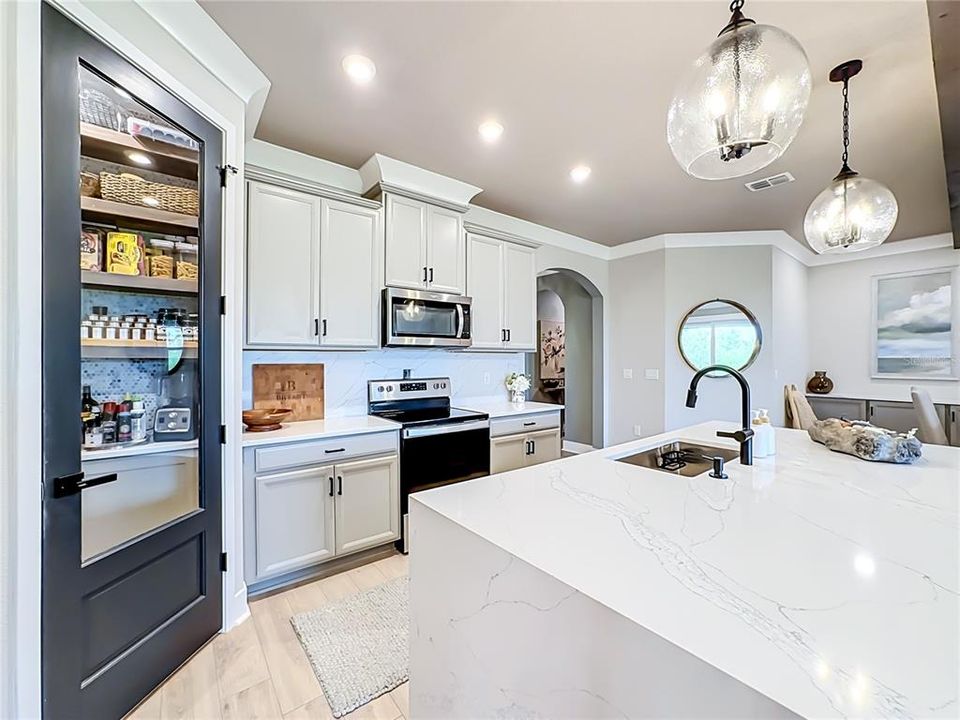 For Sale: $659,000 (4 beds, 3 baths, 1996 Square Feet)