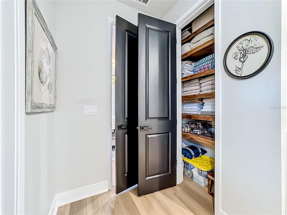 For Sale: $659,000 (4 beds, 3 baths, 1996 Square Feet)