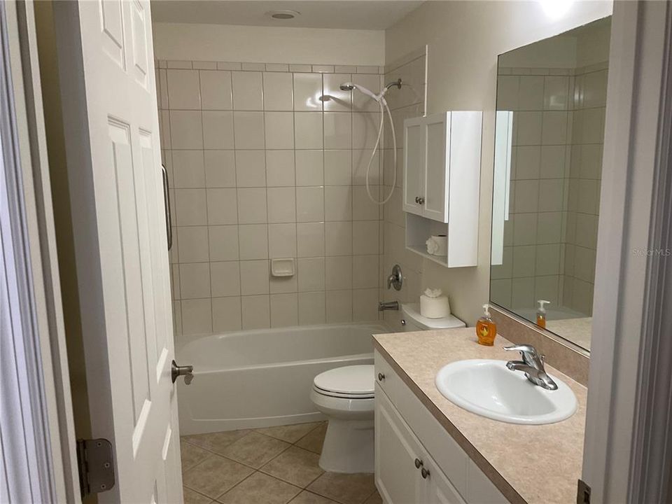 For Rent: $1,850 (2 beds, 2 baths, 1328 Square Feet)
