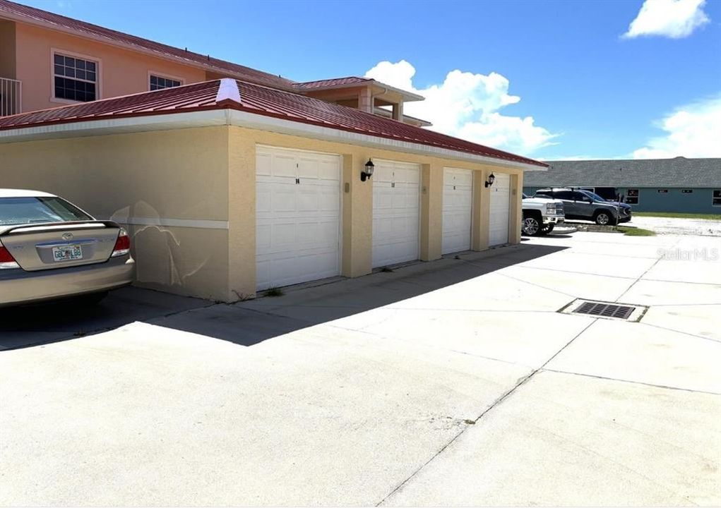 For Rent: $1,850 (2 beds, 2 baths, 1328 Square Feet)
